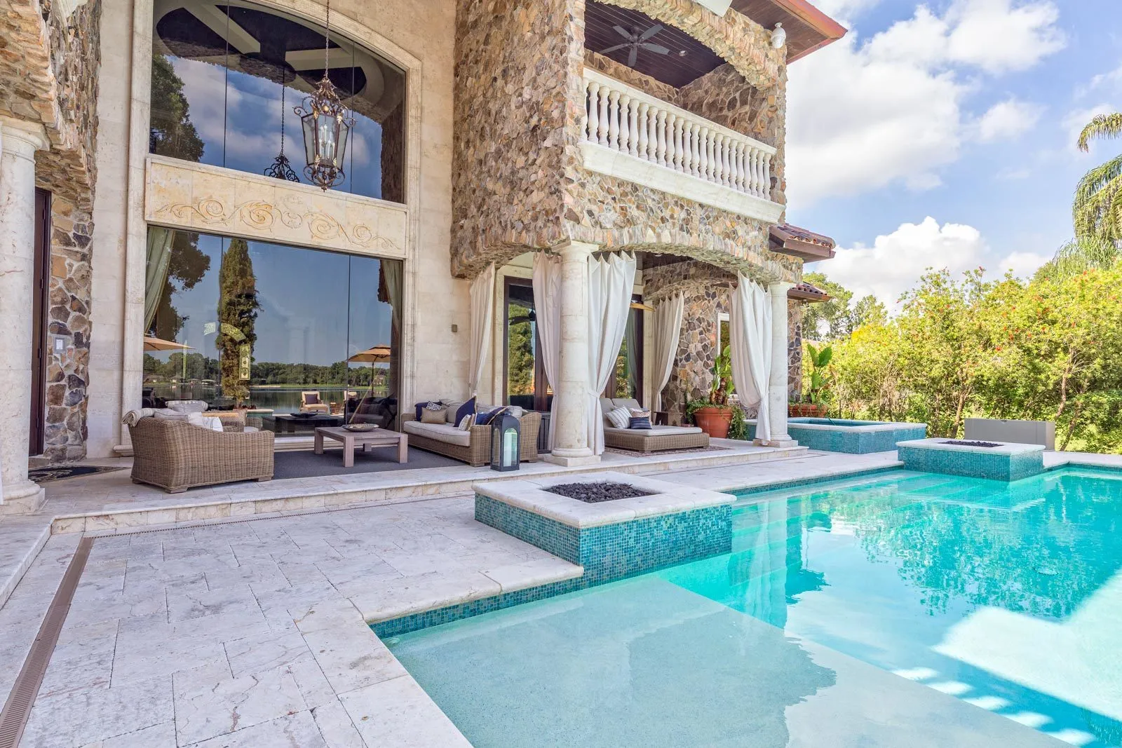 Beautiful home in Texas we provide pool maintenance to